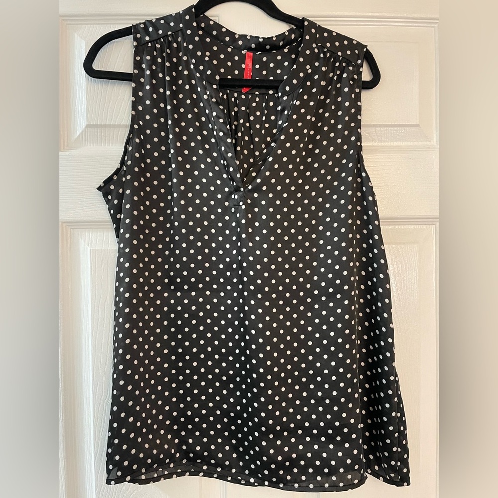 Ruby Ribbon black/white polka dot women’s sleeveless top in excellent condition